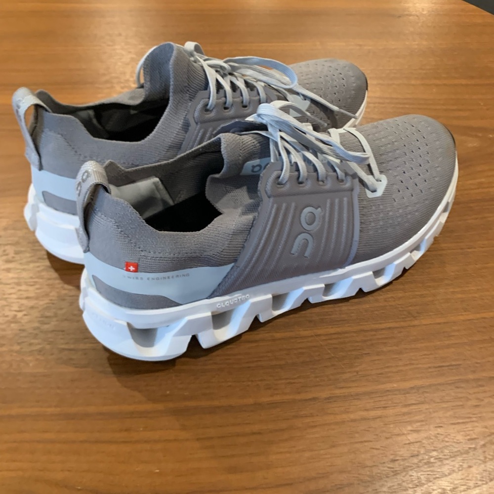 OnCloud Men’s Cloudswift 4 - Gray/9.5 - Picture 5 of 6
